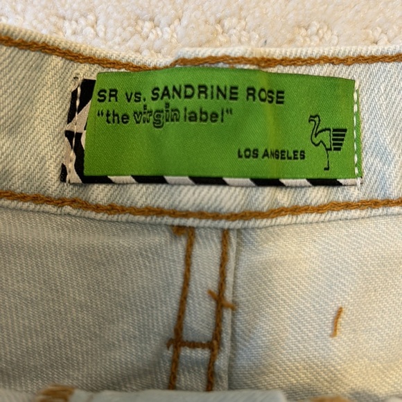 Sandrine Rose Side Zipper Distressed Jean Shorts - Picture 7 of 9